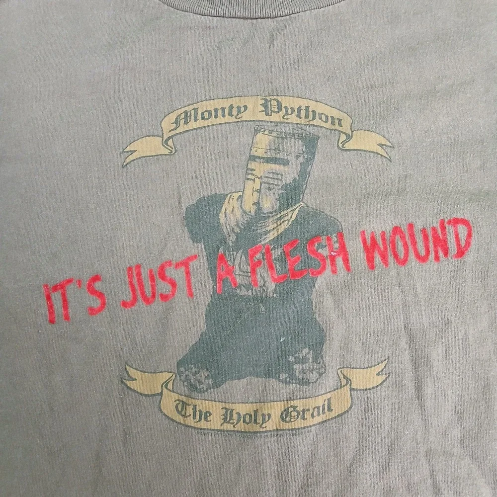 Vintage Monty Python Holy Grail Flesh Wound Knight Graphic T-Shirt Olive Medium